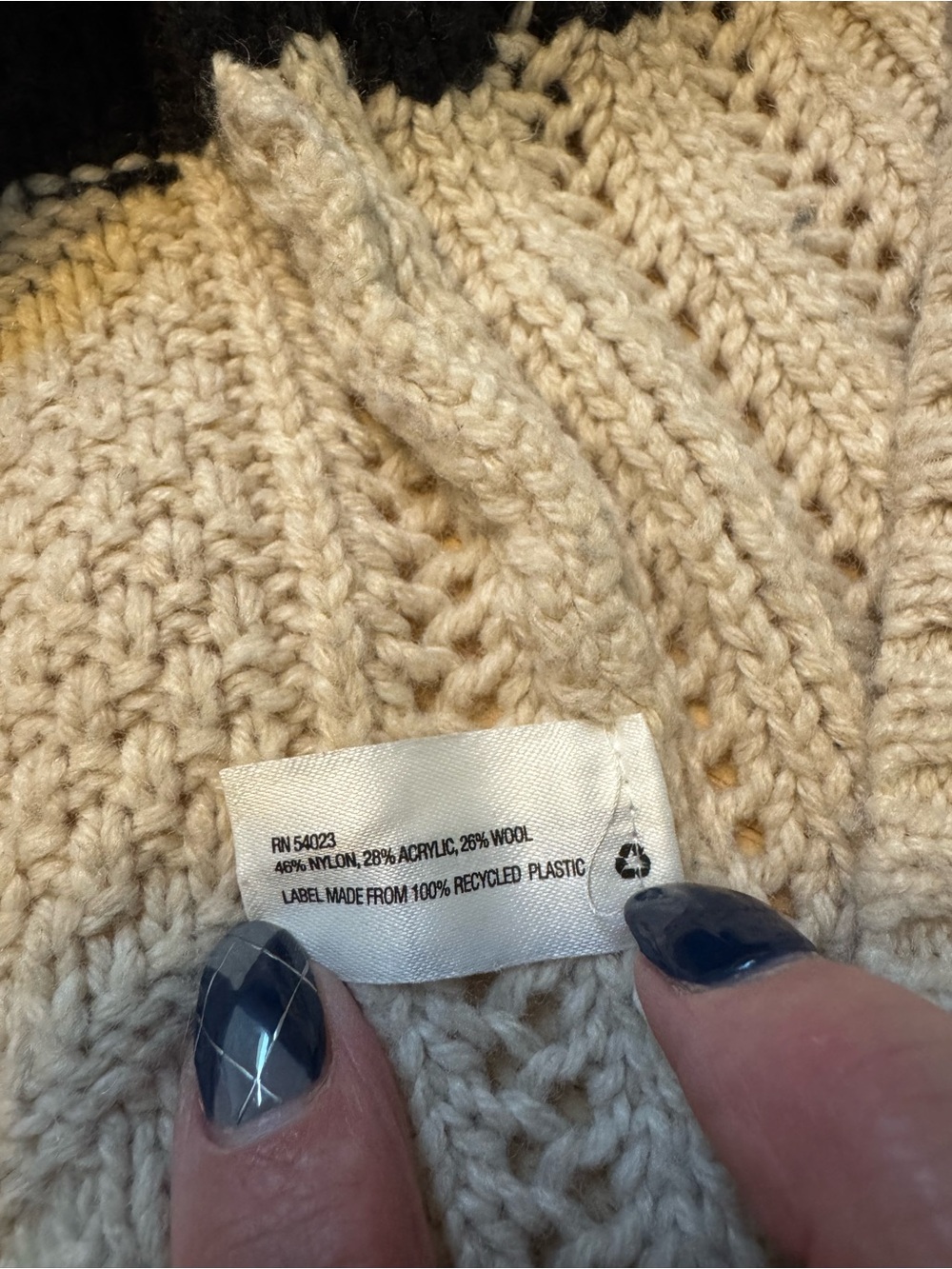 GAP Black & Cream Striped Cable-Knit Crewneck Sweater Size Medium Preppy Cozy - Picture 5 of 8